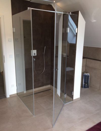 Glasusche pendeltuer mit dachschraege